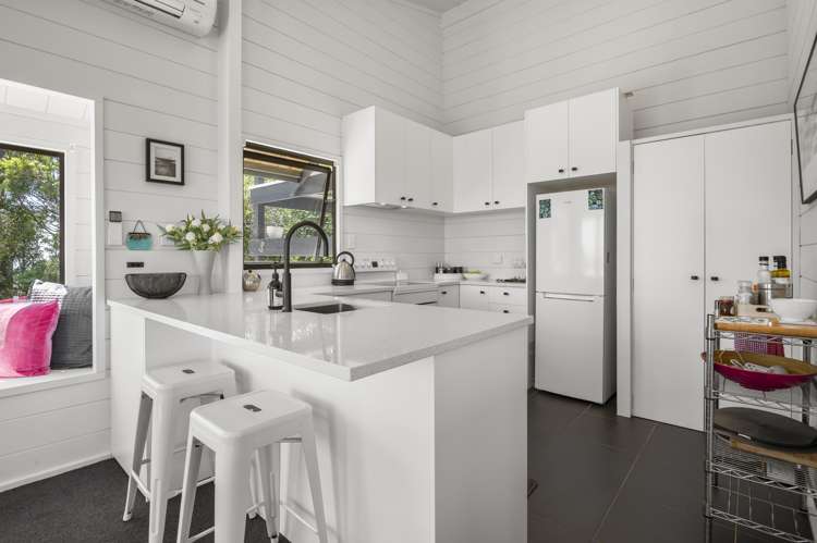 52 Karaka Road Oneroa_16