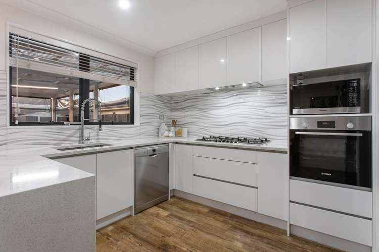 98 Twin Parks Rise Papakura_5