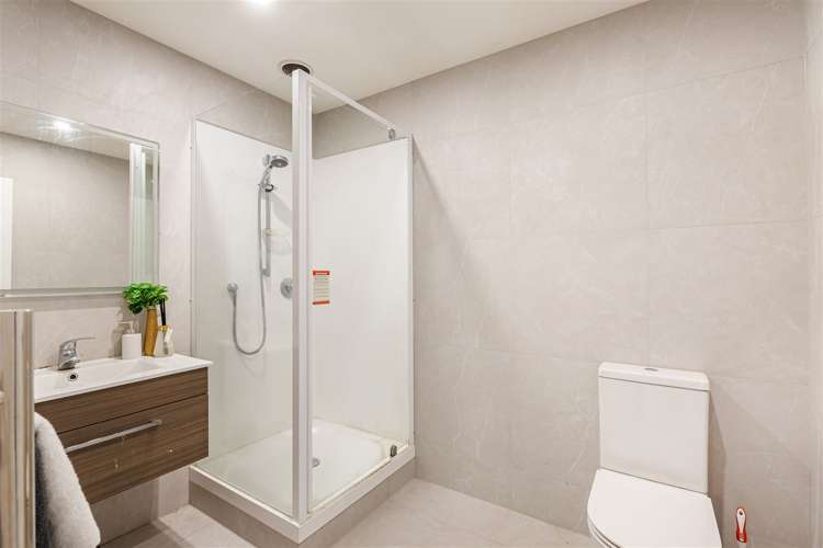 1/47 Girrahween Drive Totara Vale_13