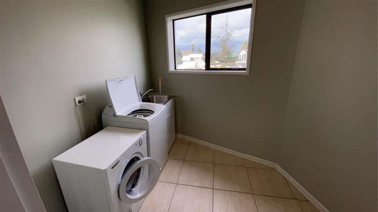 171 (Apt 2) Oceanbeach Road Mount Maunganui_17