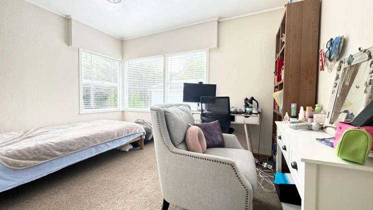 4 Easton Park Parade Glenfield_15