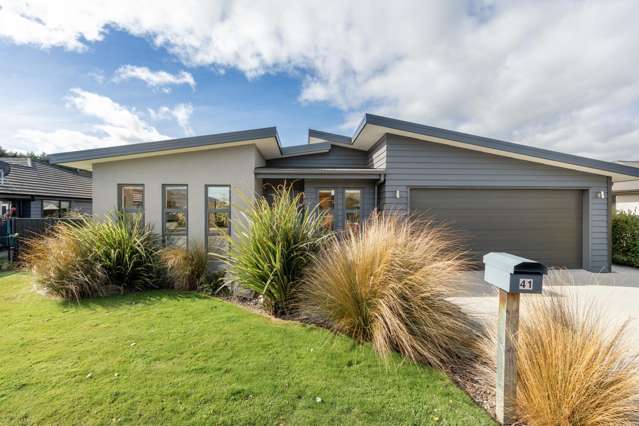 Family Oasis in Shotover Country