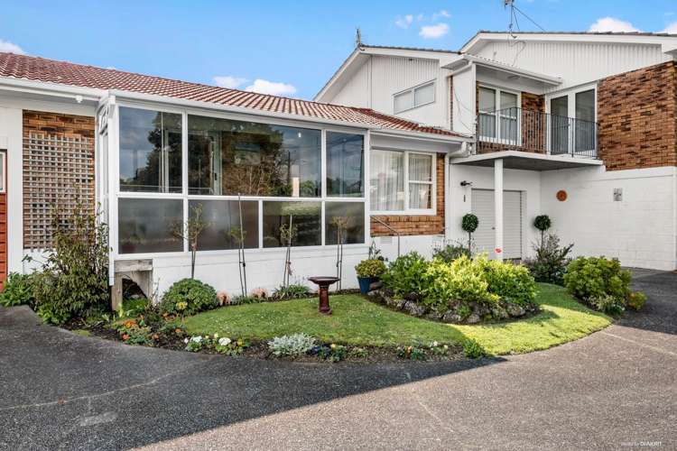 2/7 Cheltenham Road Devonport_1