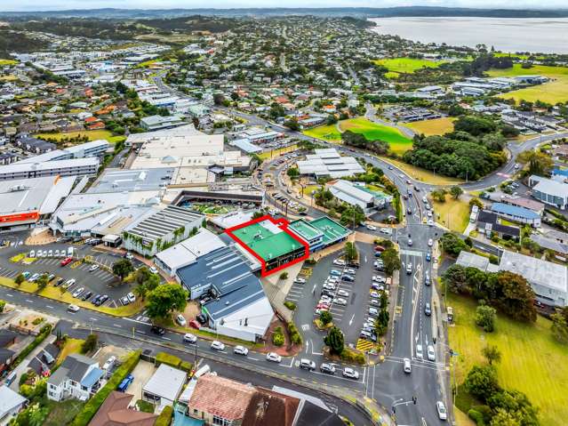Whangaparāoa freehold, positioned to perform