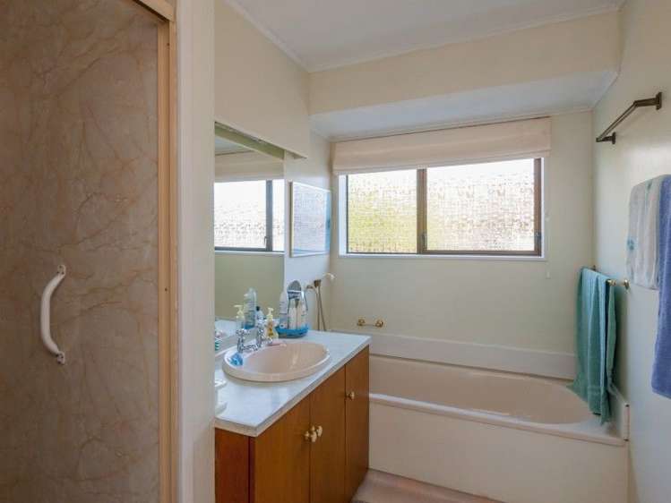 28 Awanui Drive Waikanae_16