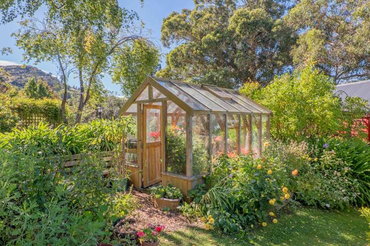 1 Main Road Governors Bay_34