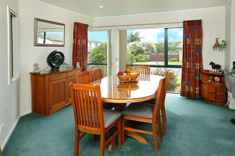 16 Basra Drive Henderson_12