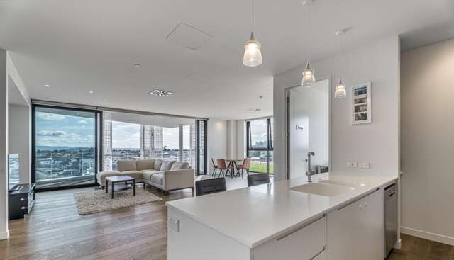 Sophisticated Lifestyle with All-Day Sun and Views