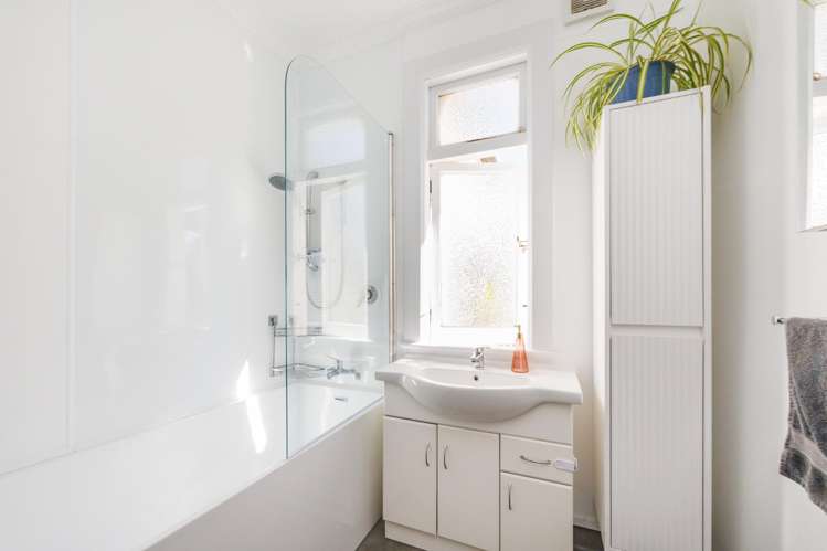 3 Saint Johns Avenue Palmerston North Central_15