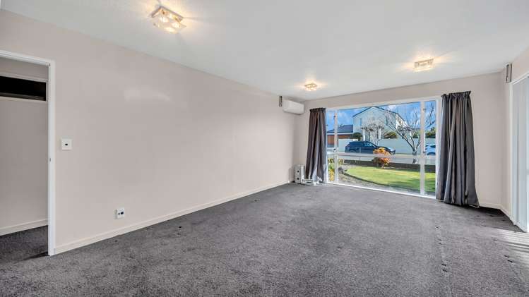 2/52a Berkshire Drive Avonhead_6