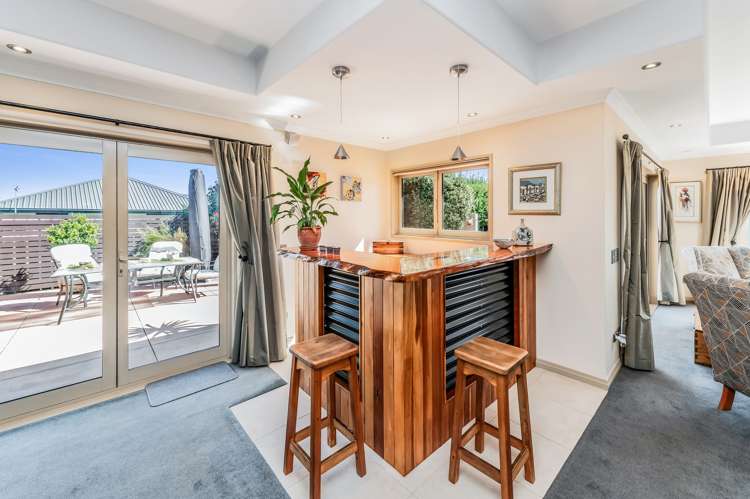 204 Southfield Drive Lincoln_17