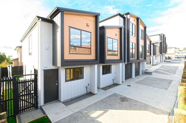 3/11 Scanlen Terrace Kelston_1