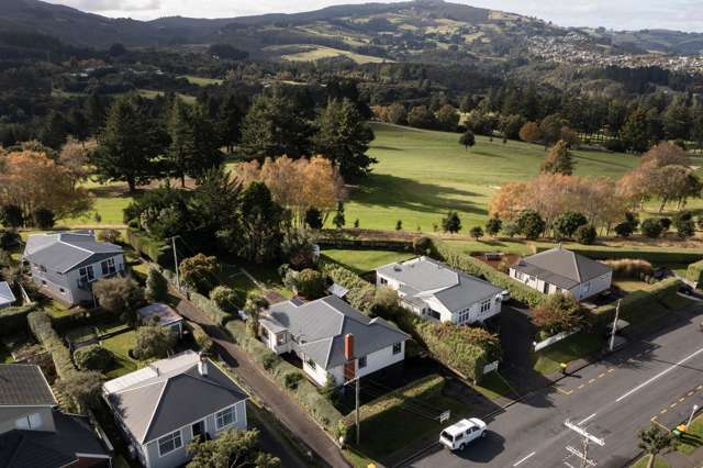 For golf lovers and opportunity seekers