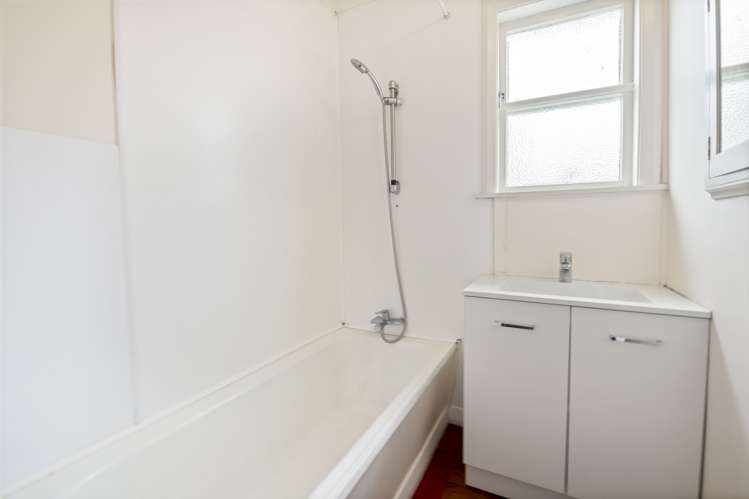 15 Mcbratneys Road Dallington_9