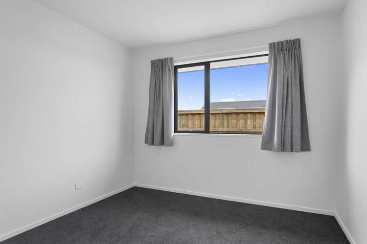 32 Plover Avenue Amberley_6