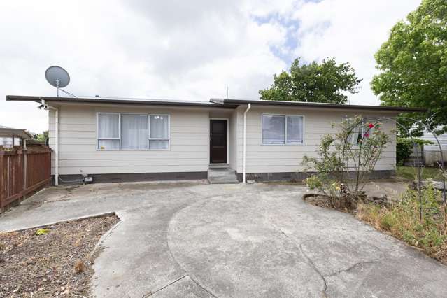 Three Bedrooms - Roslyn