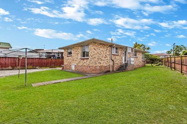 11 Collett Road Otara_1