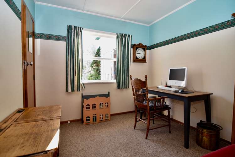 15 Clifton Avenue Carterton_11