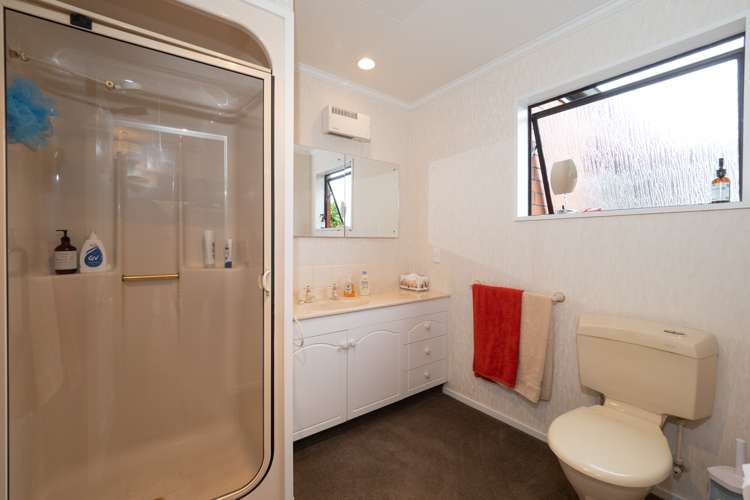 15 Churchill Avenue Allenton_15