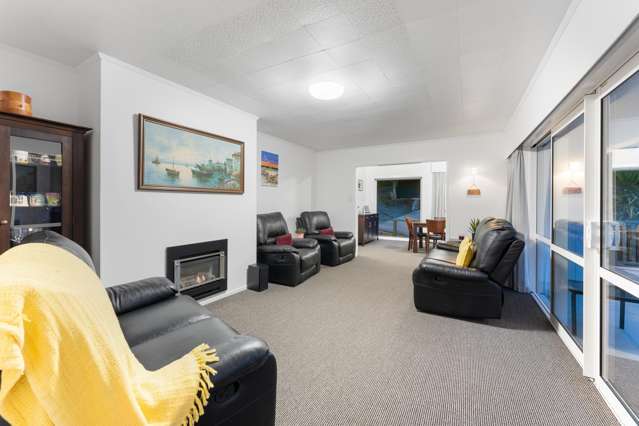 24 Jocelyn Crescent Pinehaven_2