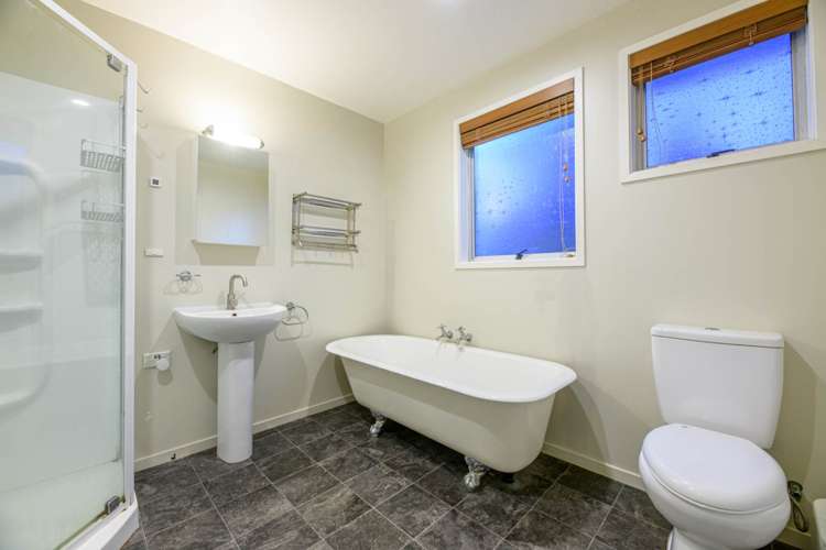 28 Staincross Street Green Bay_16