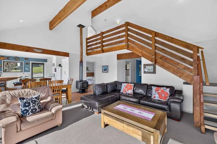 6 Doris Faigan Lane Charteris Bay_3