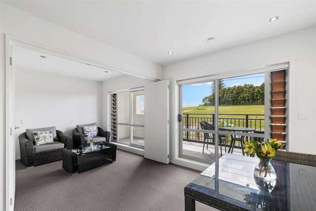 C11/71 Spencer Road Oteha_2