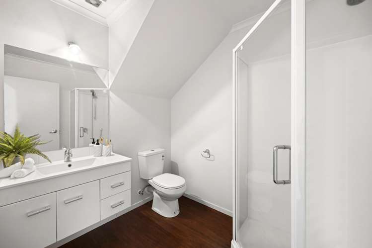 1/6 Page Place Hamilton East_10