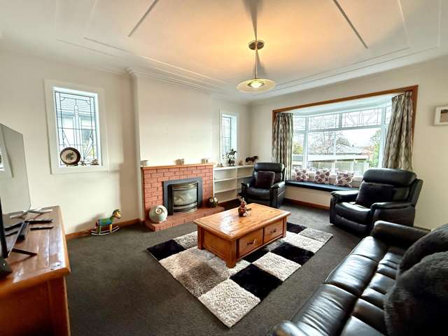 427 Queens Drive Windsor_1