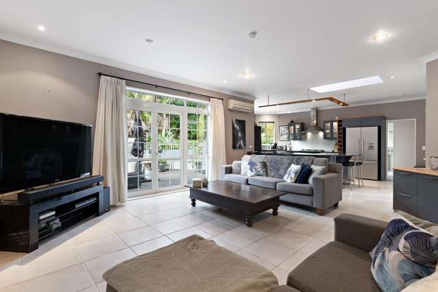 32 Oakford Park Crescent Greenhithe_3