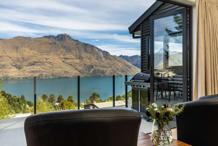 31 Dart Place Fernhill/Sunshine Bay_14