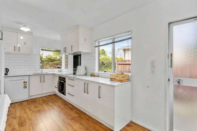 2/20a Tramway Road Beach Haven_3