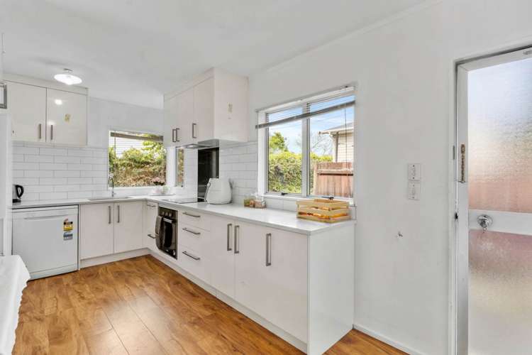 2/20a Tramway Road Beach Haven_3