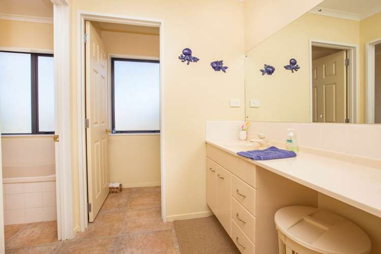 64 Monarch-Downs Way Warkworth_14