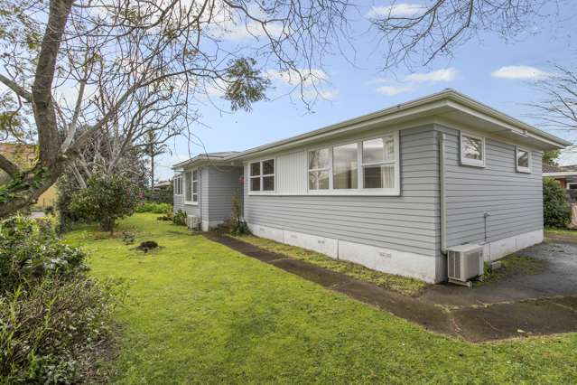 63 Muir Avenue Mangere Bridge_1