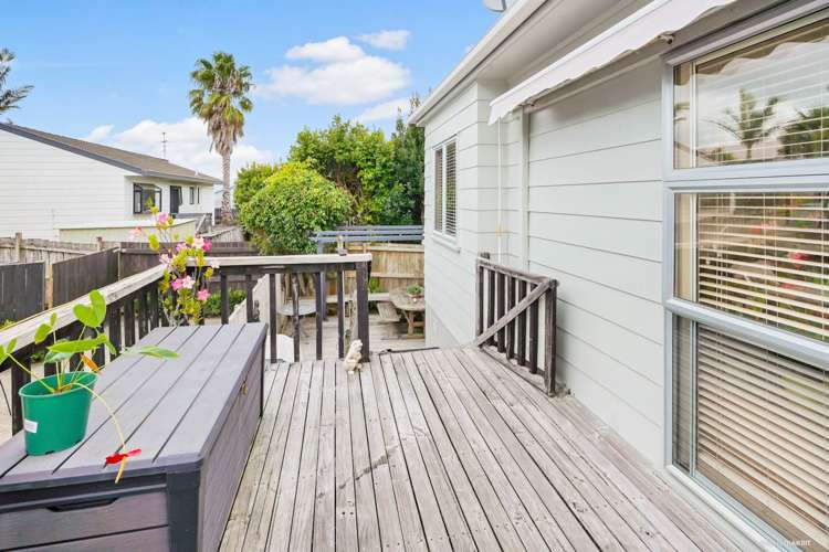 2/116 Bradbury Road Botany Downs_12