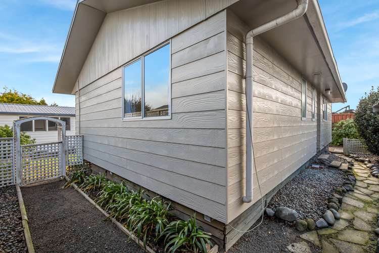 82 Gilberthorpes Road Hei Hei_17