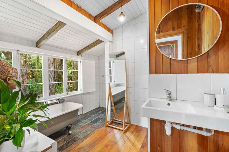 83 Anawhata Road Anawhata_11