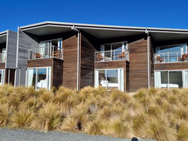 Rest & Invest in Lakeside Luxury : Peppers Bluewater Resort Lake Tekapo