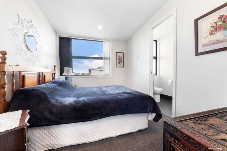 3/4165 Great North Road Glen Eden_10