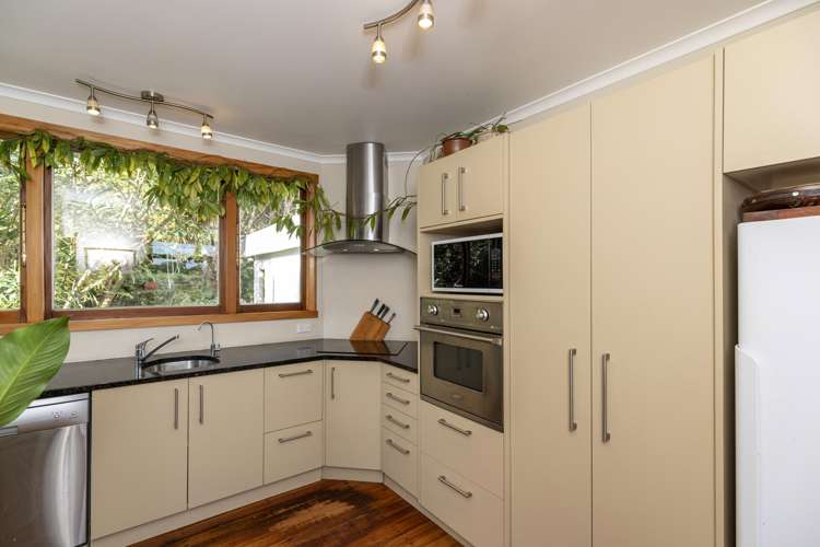 5 Tennis Court Road Raumati South_13
