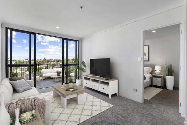 DGZ Freehold Newmarket: 2 Beds,2 Baths,1 Car