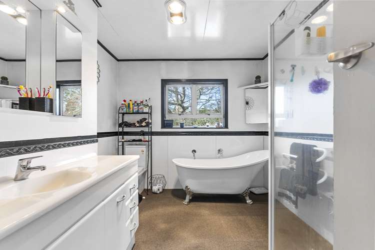 10 Hillside Crescent Westown_10