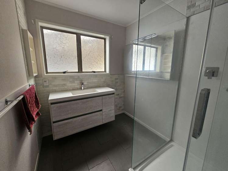 8 Rewa Street 1240_9