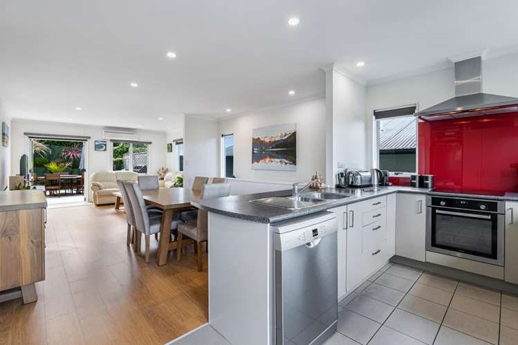 2/61 The Avenue Albany_7