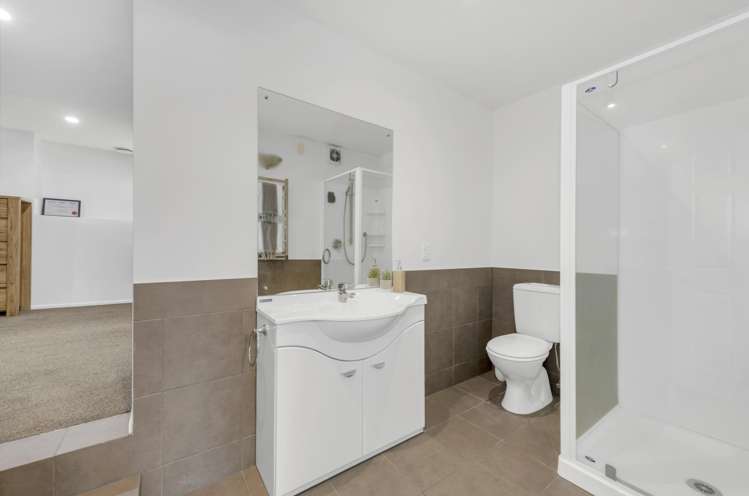 9 Bradbury Road Botany Downs_25