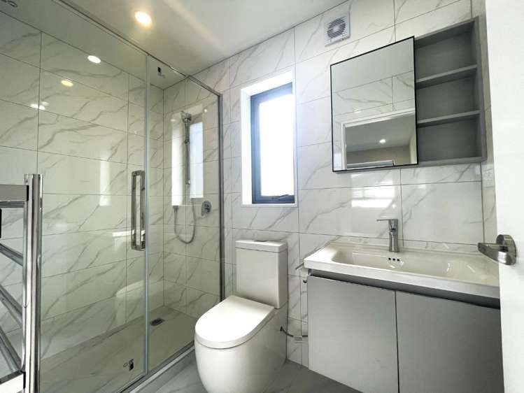 A/54 Royal View Road Te Atatu South_8