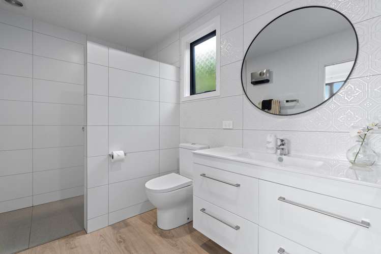 12 Flora Dora Parade Lake Hawea_21