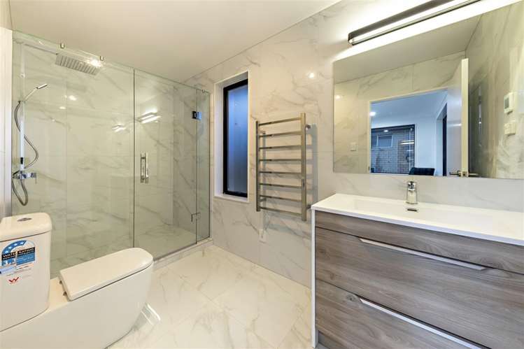 42 Hangahai Road Flat Bush_16