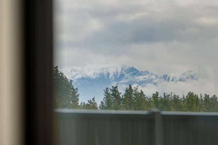 101 Burdon Loop Lake Hawea_18